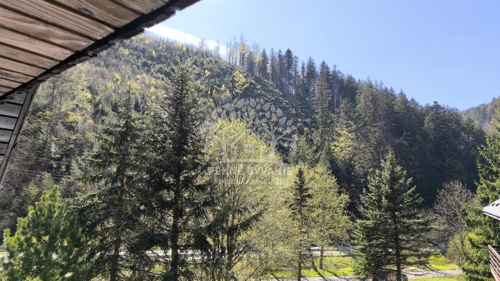 ROZPRÁVKOVÁ KOMPLETNE ZREKONŠTRUOVANÁ ZARIADENÁ CHATA NA LV RD JARABÁ PRI POTOČIKU