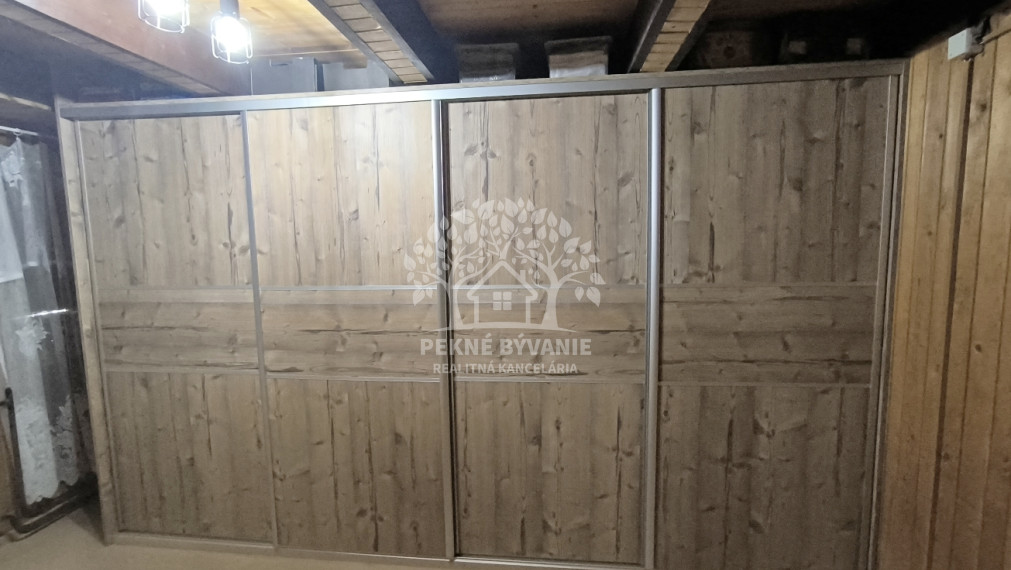 ROZPRÁVKOVÁ KOMPLETNE ZREKONŠTRUOVANÁ ZARIADENÁ CHATA NA LV RD JARABÁ PRI POTOČIKU