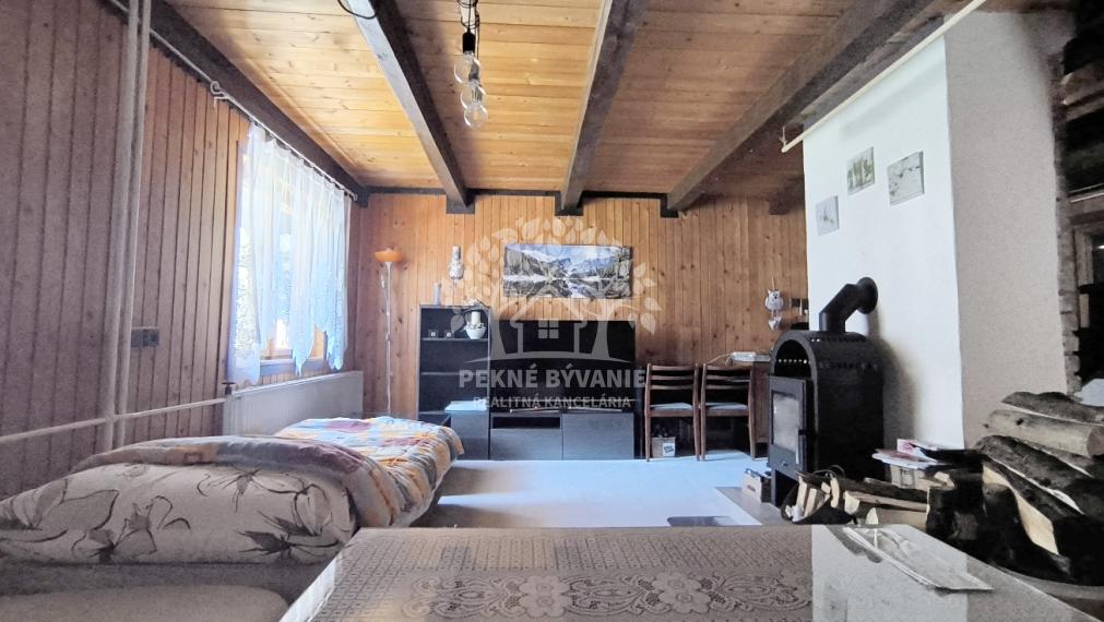 ROZPRÁVKOVÁ KOMPLETNE ZREKONŠTRUOVANÁ ZARIADENÁ CHATA NA LV RD JARABÁ PRI POTOČIKU