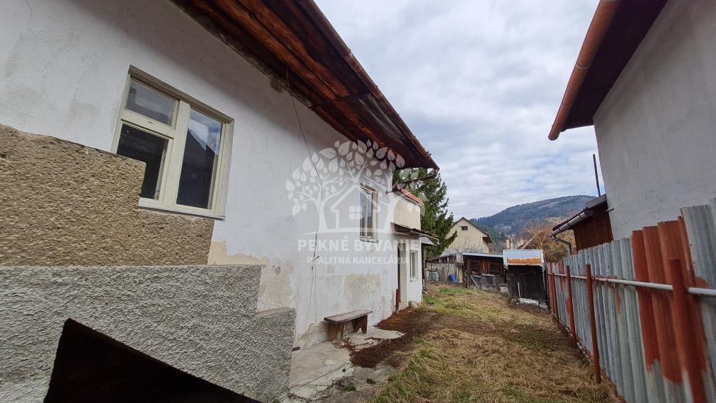 PREDAJ: dom v pôvodnom stave v kúpeľnej obci Brusno