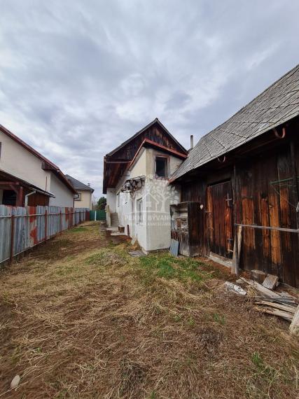 PREDAJ: dom v pôvodnom stave v kúpeľnej obci Brusno