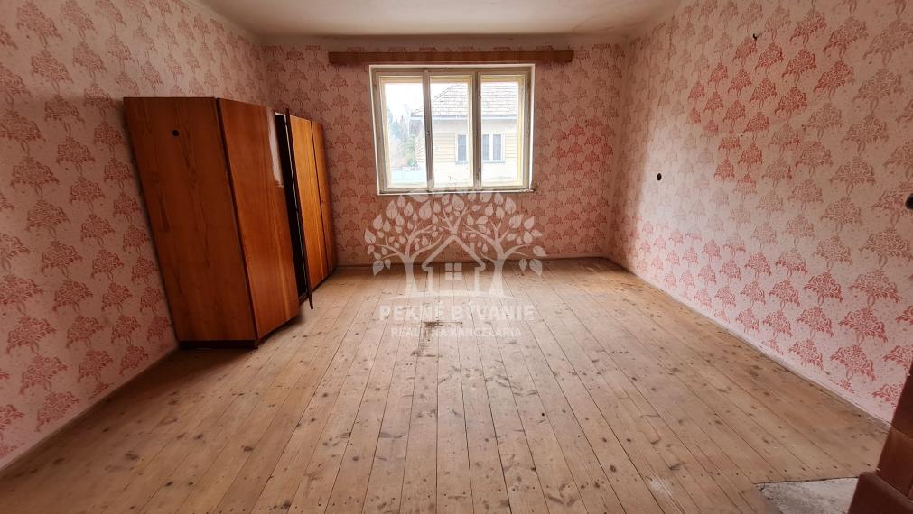 PREDAJ: dom v pôvodnom stave v kúpeľnej obci Brusno