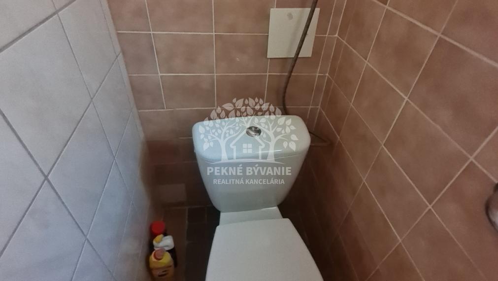 ZREKONŠTRUOVANÝ 4 IZBOVÝ DOM 2 KÚPEĽNE ZA VYNIKAJÚCU CENU ZÁVADKA NAD HRONOM HOREHRONIE