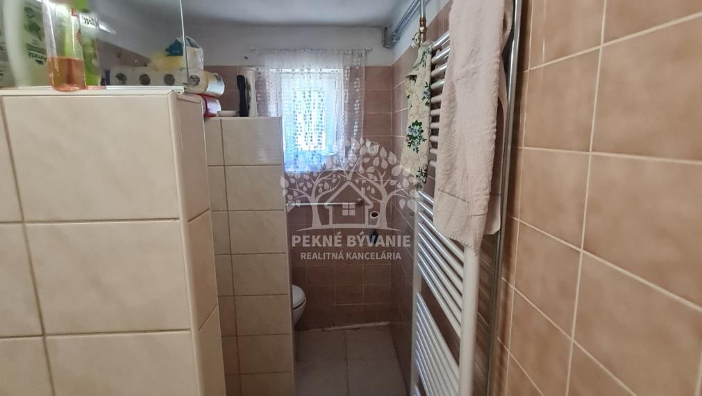 ZREKONŠTRUOVANÝ 4 IZBOVÝ DOM 2 KÚPEĽNE ZA VYNIKAJÚCU CENU ZÁVADKA NAD HRONOM HOREHRONIE