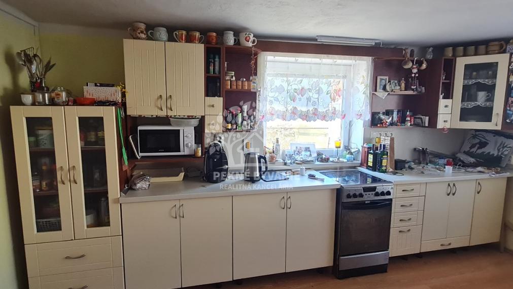 ZREKONŠTRUOVANÝ 4 IZBOVÝ DOM 2 KÚPEĽNE ZA VYNIKAJÚCU CENU ZÁVADKA NAD HRONOM HOREHRONIE