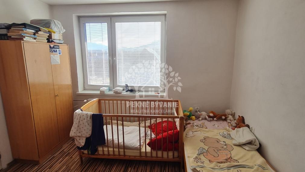 ZREKONŠTRUOVANÝ 4 IZBOVÝ DOM 2 KÚPEĽNE ZA VYNIKAJÚCU CENU ZÁVADKA NAD HRONOM HOREHRONIE