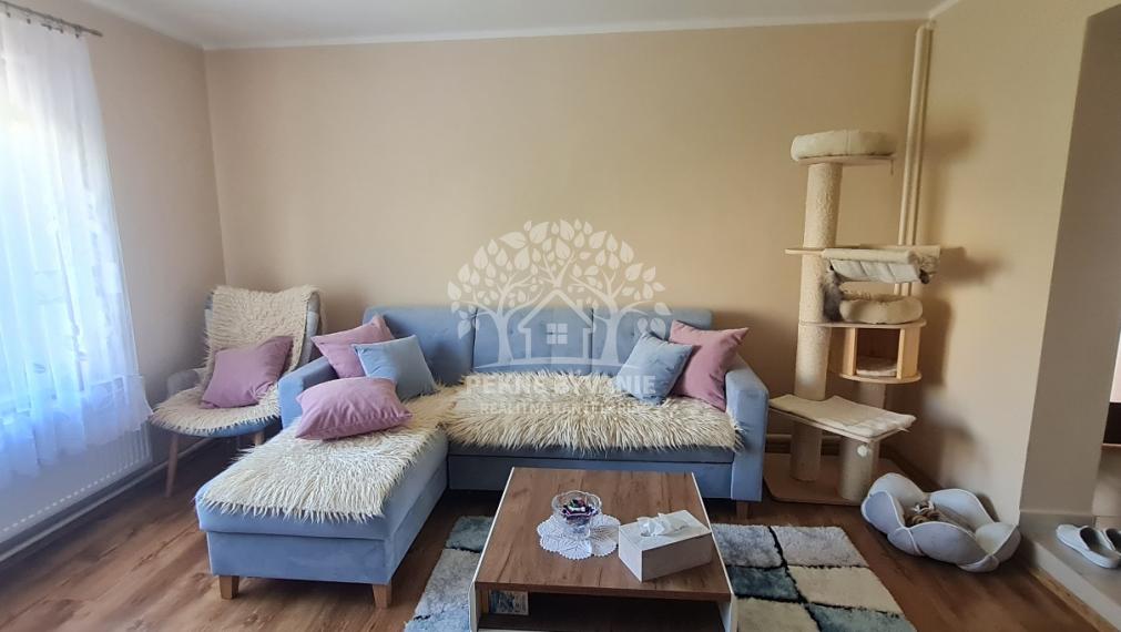 - R E Z E R V O V A N É -EXKLUZÍVNY RODINNÝ DOM, CHATA S KRÁSNYM VÝHĽADOM A TERASOU KOMPLET. REKONŠTRUKCIA ZARIADENÝ HOREHRONIE