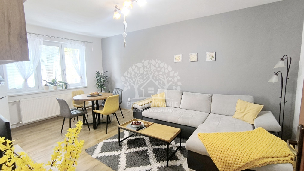 REZERVOVANÝ!! 2 IZBOVÝ BYT PREROBENÝ NA 3 IZBOVÝ PO KOMPLETNEJ VKUSNEJ A NADČASOVEJ REKONŠTRUKCII ŠIRŠIE CENTRUM BREZNO TAKMER KOMPLET ZARIADENÝ