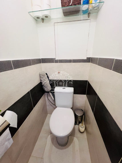 Na predaj 3 izbový zariadený kompletne zrekonštruovaný byt v Brezne s balkónom