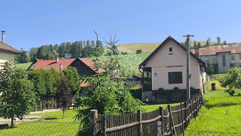 JEDINEČNÁ PONUKA! NÁDHERNÁ CHALUPA /RD/ VKUSNE ZARIADENÁ V RETRO ŠTÝLE SO STAROŽITNÝM NÁBYTKOM S PRVKAMI MODERNY KOMPLET ZREKONŠTRUOVANÁ