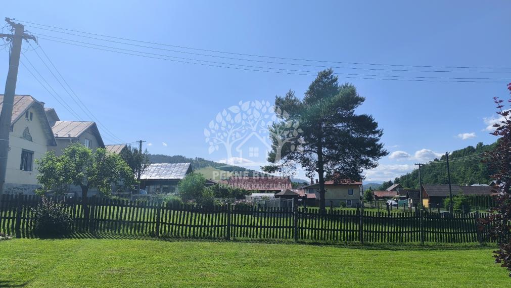 JEDINEČNÁ PONUKA! NÁDHERNÁ CHALUPA /RD/ VKUSNE ZARIADENÁ V RETRO ŠTÝLE SO STAROŽITNÝM NÁBYTKOM S PRVKAMI MODERNY KOMPLET ZREKONŠTRUOVANÁ