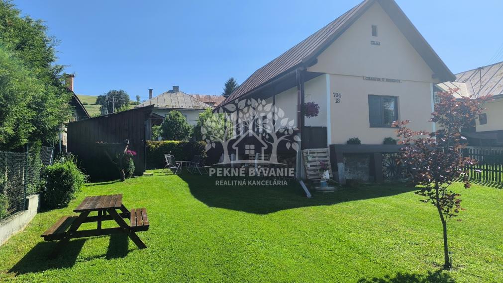 JEDINEČNÁ PONUKA! NÁDHERNÁ CHALUPA /RD/ VKUSNE ZARIADENÁ V RETRO ŠTÝLE SO STAROŽITNÝM NÁBYTKOM S PRVKAMI MODERNY KOMPLET ZREKONŠTRUOVANÁ