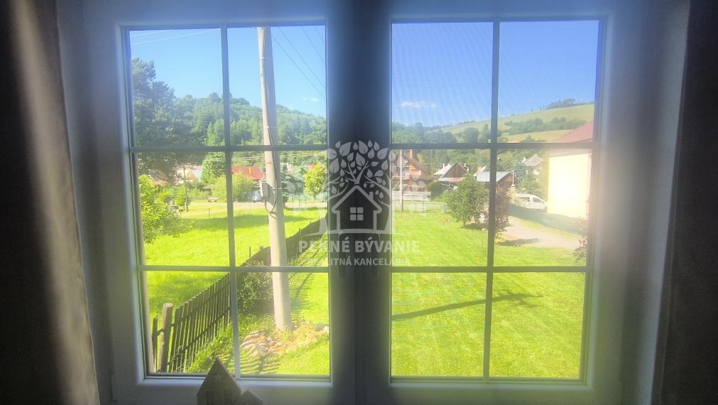 JEDINEČNÁ PONUKA! NÁDHERNÁ CHALUPA /RD/ VKUSNE ZARIADENÁ V RETRO ŠTÝLE SO STAROŽITNÝM NÁBYTKOM S PRVKAMI MODERNY KOMPLET ZREKONŠTRUOVANÁ