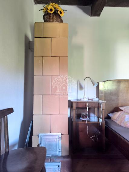 JEDINEČNÁ PONUKA! NÁDHERNÁ CHALUPA /RD/ VKUSNE ZARIADENÁ V RETRO ŠTÝLE SO STAROŽITNÝM NÁBYTKOM S PRVKAMI MODERNY KOMPLET ZREKONŠTRUOVANÁ