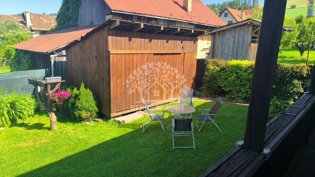 JEDINEČNÁ PONUKA! NÁDHERNÁ CHALUPA /RD/ VKUSNE ZARIADENÁ V RETRO ŠTÝLE SO STAROŽITNÝM NÁBYTKOM S PRVKAMI MODERNY KOMPLET ZREKONŠTRUOVANÁ