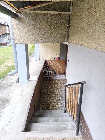 KRÁSNY UDRŽIAVANÝ MUROVANÝ RODINNÝ DOM CHALUPA S VÝBORNÝM POZEMKOM 832 M2 PRÍSTUPNÝM Z DVOCH ULÍC /DVA VSTUPY-MOŽNOSŤ ROZDELIŤ/ POLOMKA HOREHRONIE