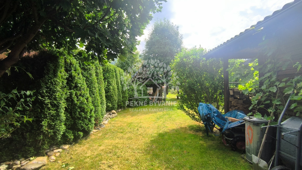 - R E Z E R V O V A N É - RD PO KOMPLETNEJ KVALITNEJ REKONŠTRUKCII TERASA BALKÓN KRB GARÁŽ SAUNA ZARIADENÝ DREVENÝM MASÍVNYM NÁBYTKOM