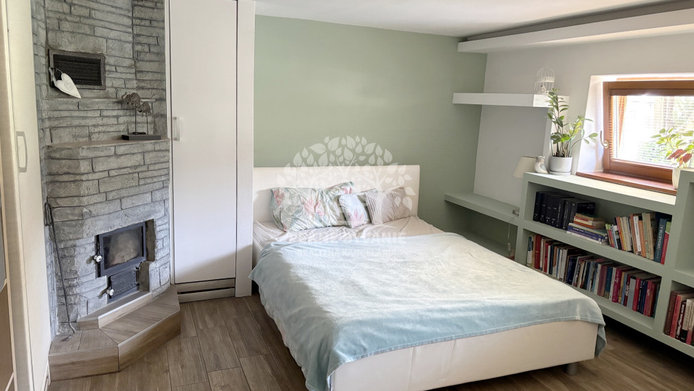 - R E Z E R V O V A N É - RD PO KOMPLETNEJ KVALITNEJ REKONŠTRUKCII TERASA BALKÓN KRB GARÁŽ SAUNA ZARIADENÝ DREVENÝM MASÍVNYM NÁBYTKOM