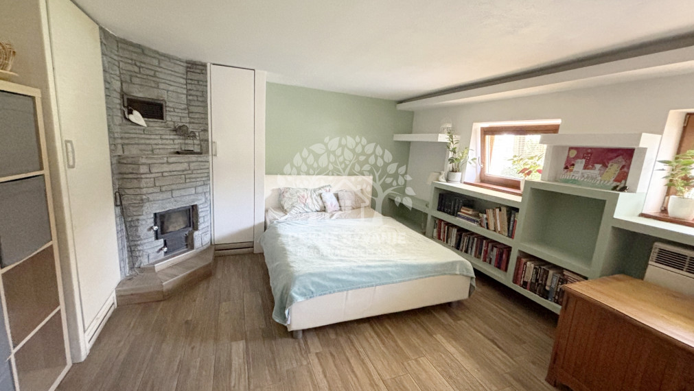 - R E Z E R V O V A N É - RD PO KOMPLETNEJ KVALITNEJ REKONŠTRUKCII TERASA BALKÓN KRB GARÁŽ SAUNA ZARIADENÝ DREVENÝM MASÍVNYM NÁBYTKOM