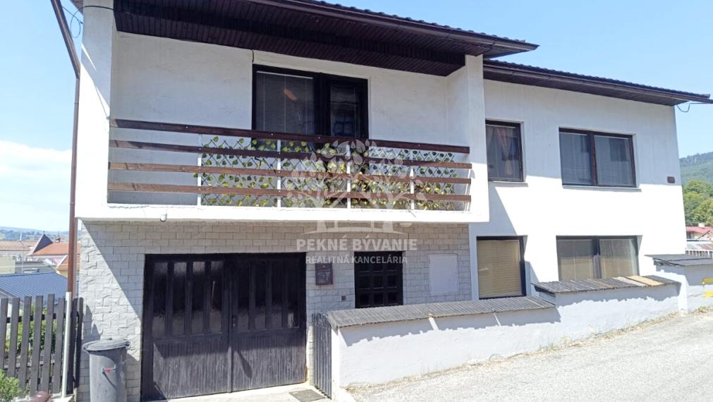 RD S KRÁSNYM POZEMKOM /237M2/ GARÁŽ,KRB,NOVÁ STRECHA PRI CENTRE MESTA BREZNO NAPRIEK TOMU V KĽUDNEJ LOKALITE