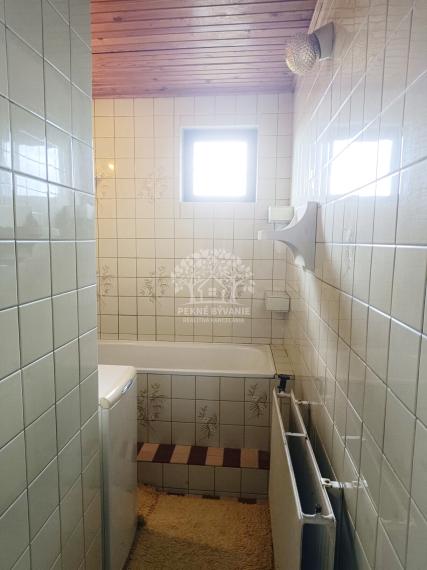 RD S KRÁSNYM POZEMKOM /237M2/ GARÁŽ,KRB,NOVÁ STRECHA PRI CENTRE MESTA BREZNO NAPRIEK TOMU V KĽUDNEJ LOKALITE