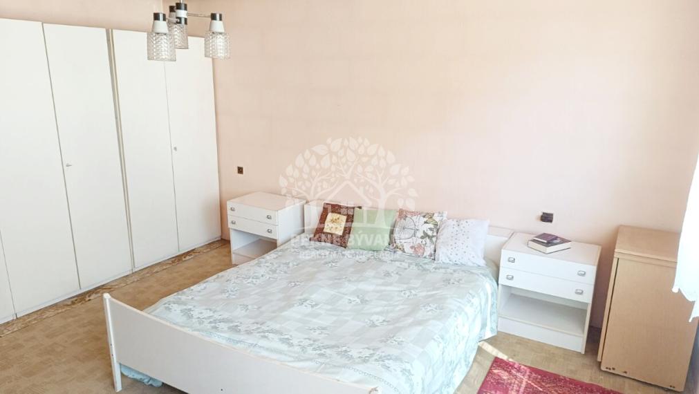 RD S KRÁSNYM POZEMKOM /237M2/ GARÁŽ,KRB,NOVÁ STRECHA PRI CENTRE MESTA BREZNO NAPRIEK TOMU V KĽUDNEJ LOKALITE