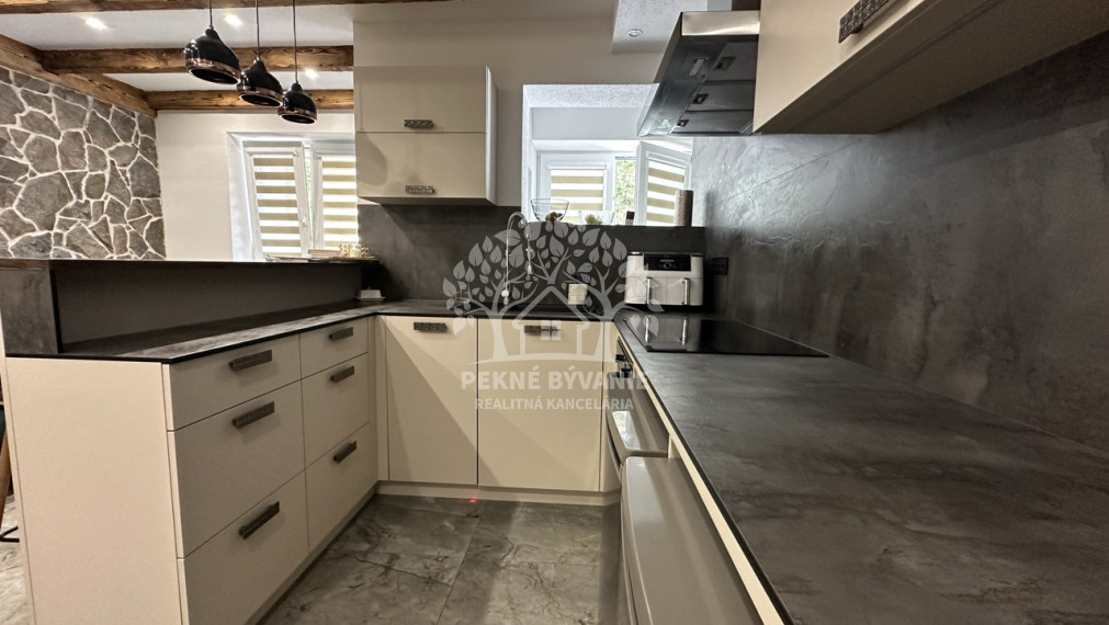 REZERVOVANÝ 3 izbový byt, centurm so 4. izbou a práčovňa