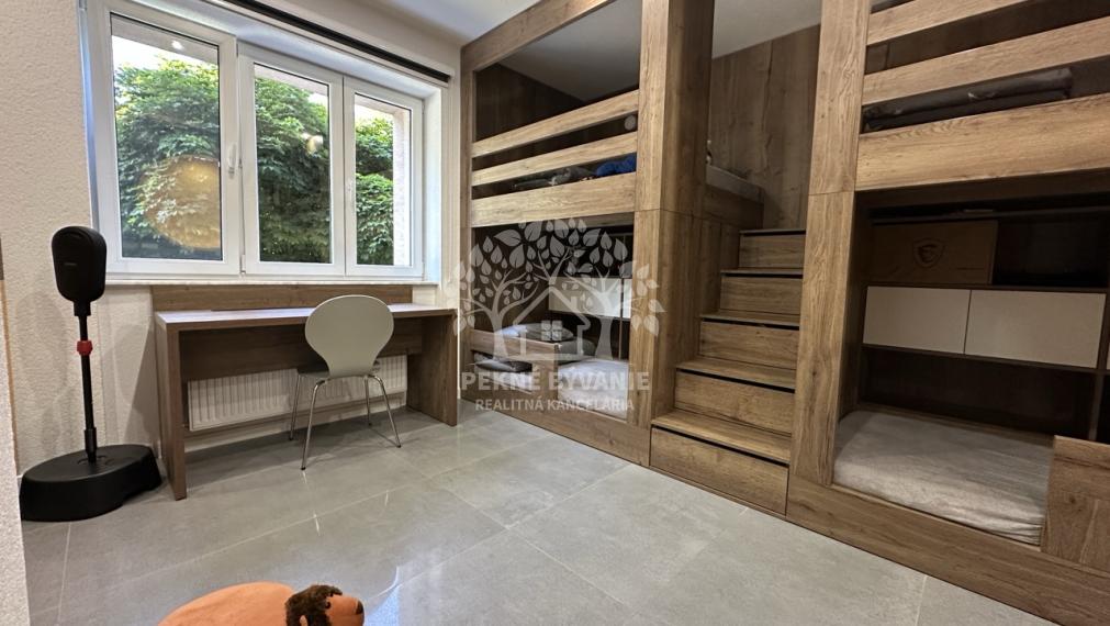 Znovu v ponuke 3 izbový byt, centurm so 4. izbou a práčovňa