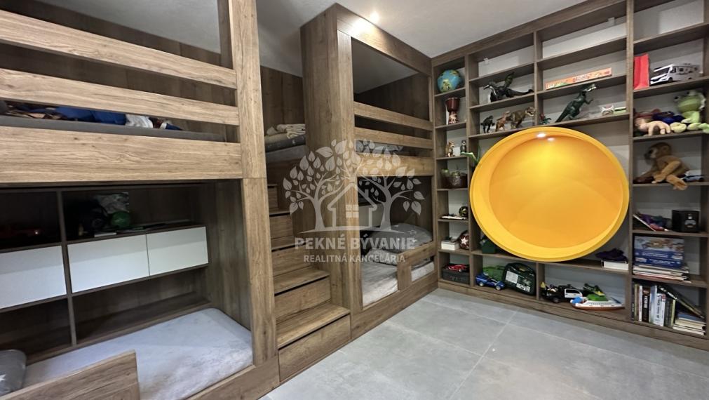 Znovu v ponuke 3 izbový byt, centurm so 4. izbou a práčovňa