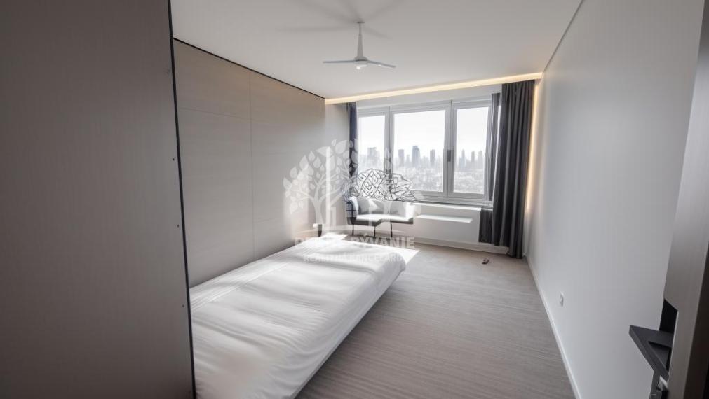 PREDAJ: slnečný 3i byt 84m2 v centre Brezna