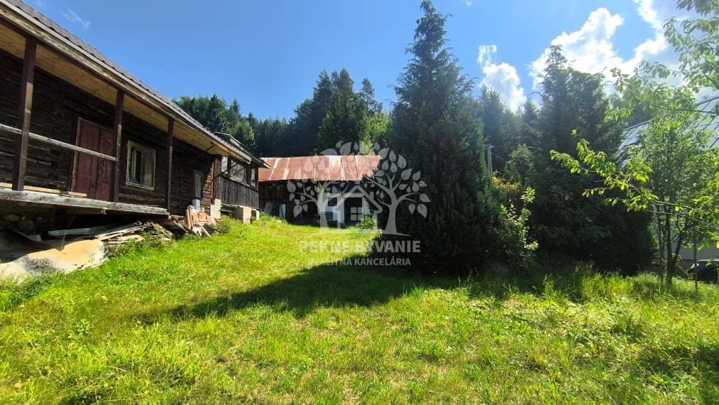 NÁDHERNÁ DREVENICA NOVÁ STRECHA, NOVÁ ELEKTRINA, STUDŇA, SO SLNEČNÝM POZEMKOM /538M2/ TICHÁ LOKALITA POHORELÁ HOREHRONIE