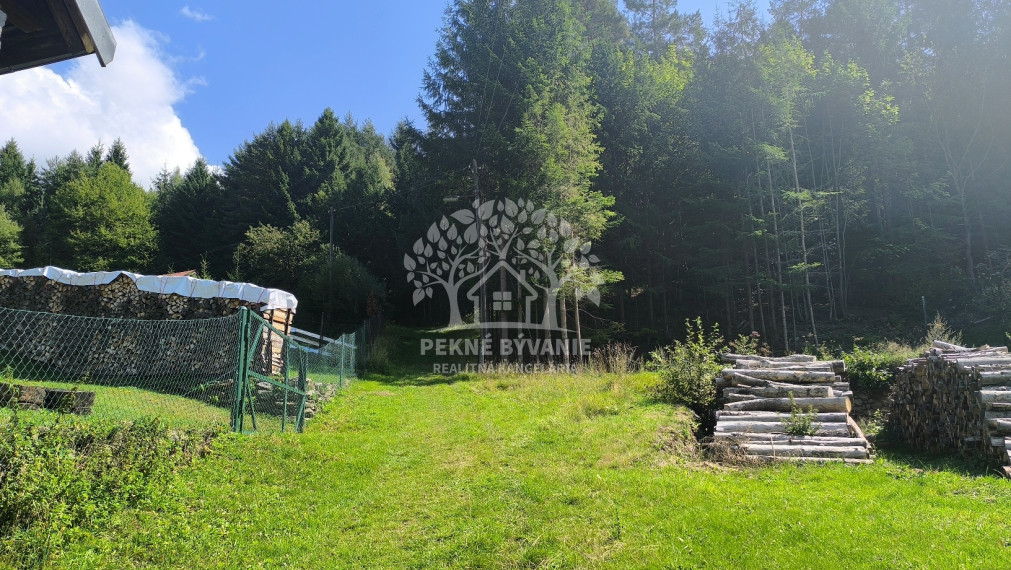 NÁDHERNÁ DREVENICA NOVÁ STRECHA, NOVÁ ELEKTRINA, STUDŇA, SO SLNEČNÝM POZEMKOM /538M2/ TICHÁ LOKALITA POHORELÁ HOREHRONIE