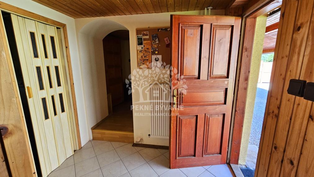 !! PREDANÉ !!  zrekonštruovaný 4i rodinný dom Pohronská Polhora, využiteľný aj ako chalupa