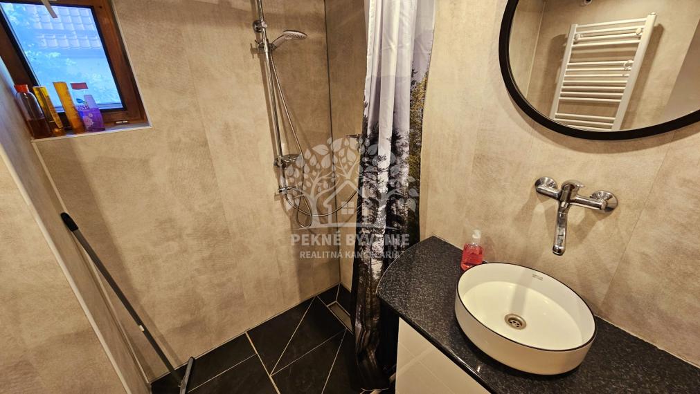 !! PREDANÉ !!  zrekonštruovaný 4i rodinný dom Pohronská Polhora, využiteľný aj ako chalupa