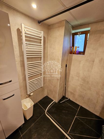 !! PREDANÉ !!  zrekonštruovaný 4i rodinný dom Pohronská Polhora, využiteľný aj ako chalupa