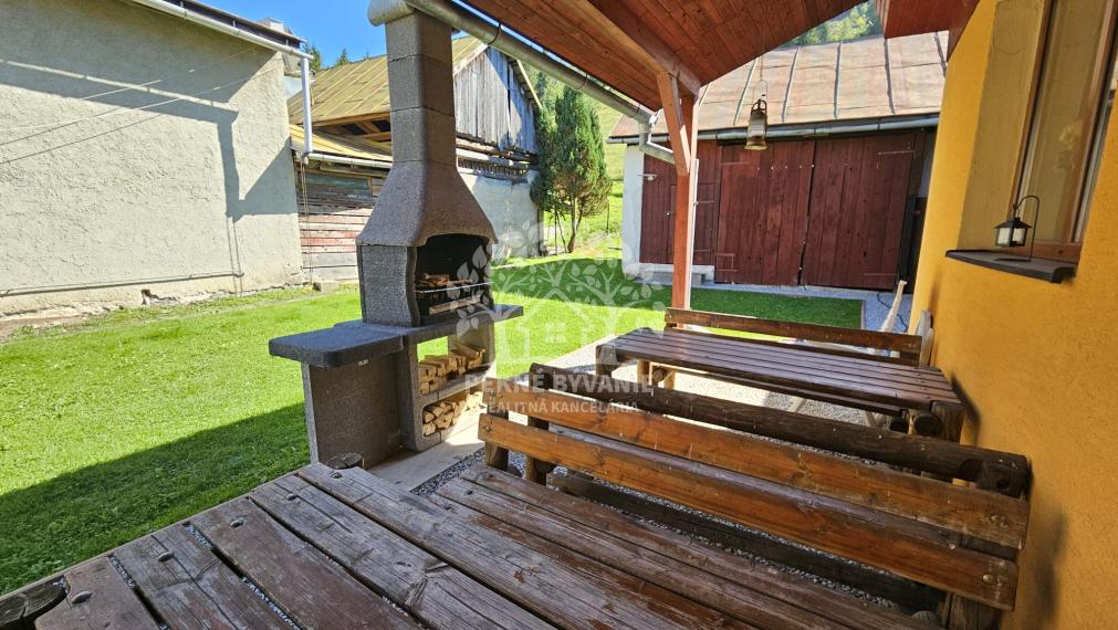 !! PREDANÉ !!  zrekonštruovaný 4i rodinný dom Pohronská Polhora, využiteľný aj ako chalupa