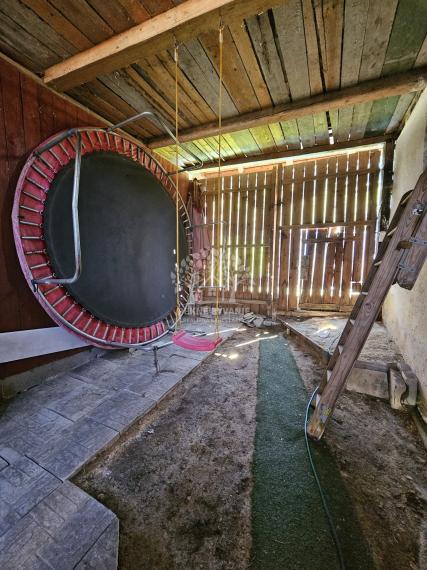 !! PREDANÉ !!  zrekonštruovaný 4i rodinný dom Pohronská Polhora, využiteľný aj ako chalupa