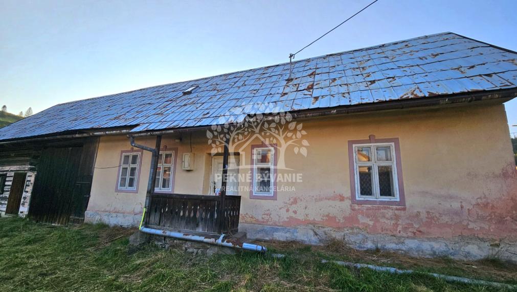 • PREDANÉ • : chalupa v povôdnom stave Čierny Balog pár minút k lyžiarskemu stredisku