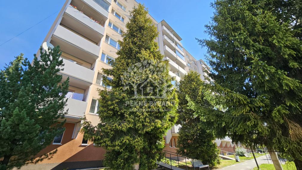 PREDAJ: slnečný 3i byt 84m2 v centre Brezna