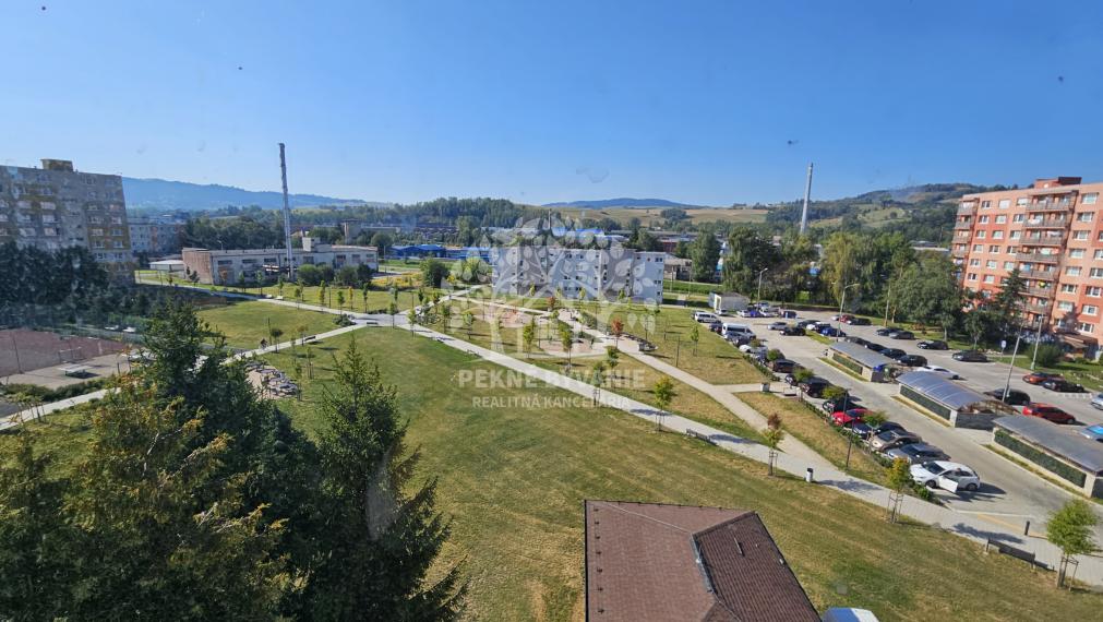 PREDAJ: slnečný 3i byt 84m2 v centre Brezna