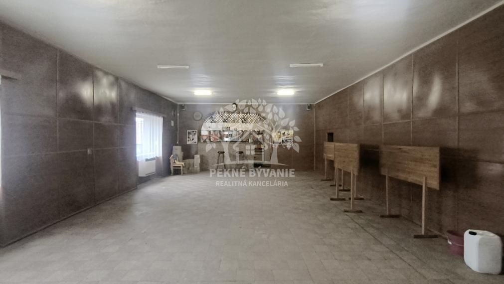 ZAUJÍMAVÁ NEHNUTEĽNOSŤ - BYTY, CHALUPA, DOMOV PRE SENIOROV, RD, SKLAD,POHREBNÍCTVO,POHOSTINSTVO,REŠTAURÁCIA,OBCHODNÉ PRIESTORY, PRE LEKÁRA