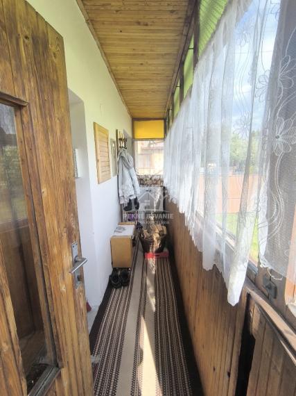 - R E Z E R V O V A N É -AKTUALIZÁCIA CENY!! SLNEČNÝ REKONŠTRUOVANÝ ZARIADENÝ RODINNÝ DOM CHATA V KĽUDNEJ LOKALITE IHNEĎ VOĽNÝ K NASŤAHOVANIU HOREHRONIE