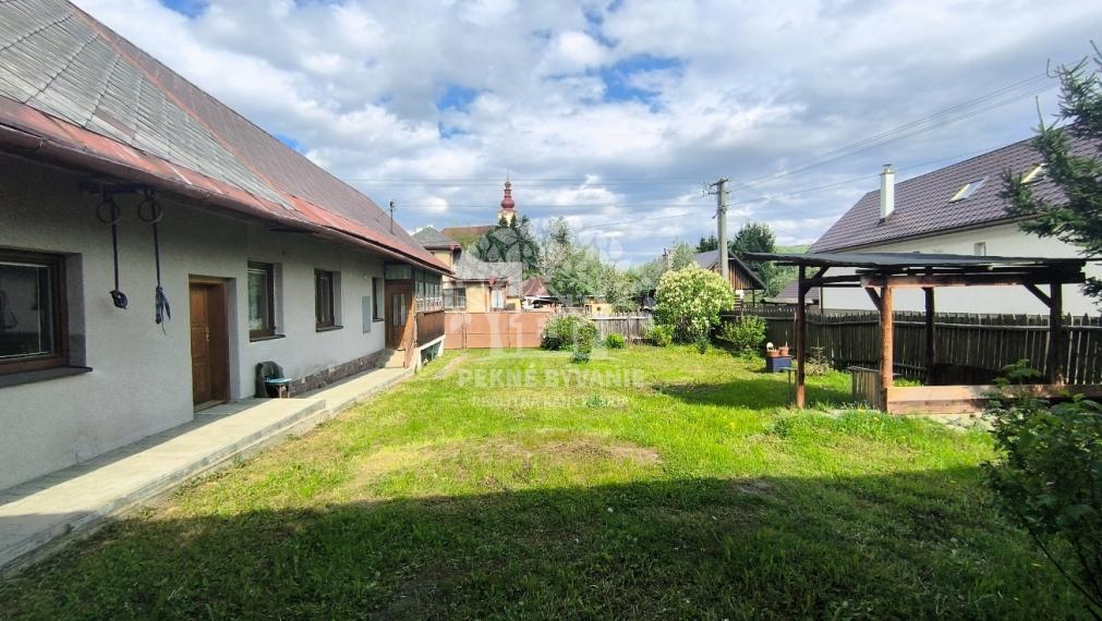 - R E Z E R V O V A N É -AKTUALIZÁCIA CENY!! SLNEČNÝ REKONŠTRUOVANÝ ZARIADENÝ RODINNÝ DOM CHATA V KĽUDNEJ LOKALITE IHNEĎ VOĽNÝ K NASŤAHOVANIU HOREHRONIE