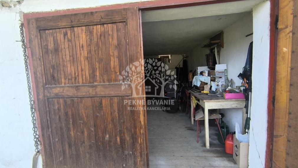 - R E Z E R V O V A N É -AKTUALIZÁCIA CENY!! SLNEČNÝ REKONŠTRUOVANÝ ZARIADENÝ RODINNÝ DOM CHATA V KĽUDNEJ LOKALITE IHNEĎ VOĽNÝ K NASŤAHOVANIU HOREHRONIE