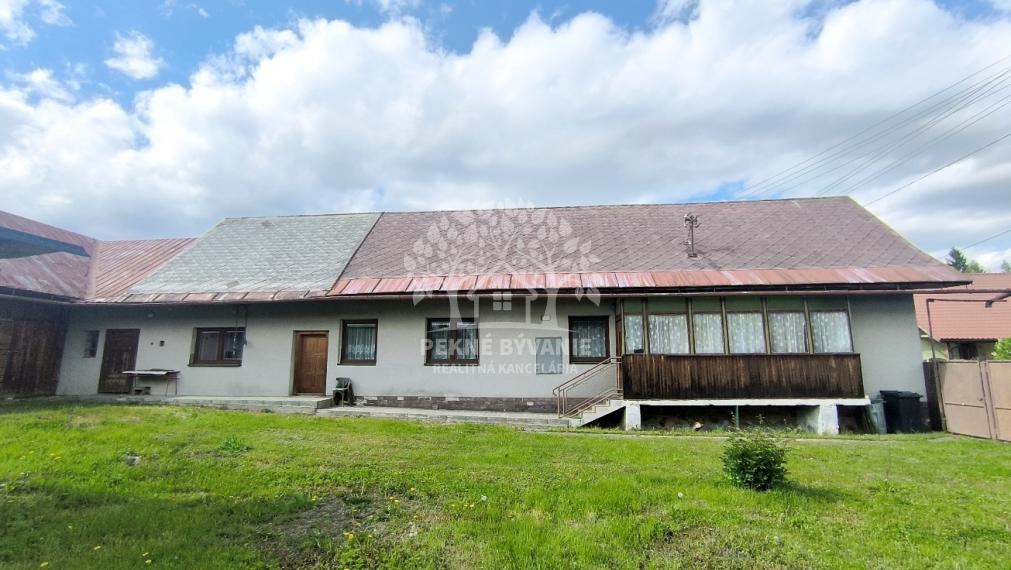 - R E Z E R V O V A N É -AKTUALIZÁCIA CENY!! SLNEČNÝ REKONŠTRUOVANÝ ZARIADENÝ RODINNÝ DOM CHATA V KĽUDNEJ LOKALITE IHNEĎ VOĽNÝ K NASŤAHOVANIU HOREHRONIE