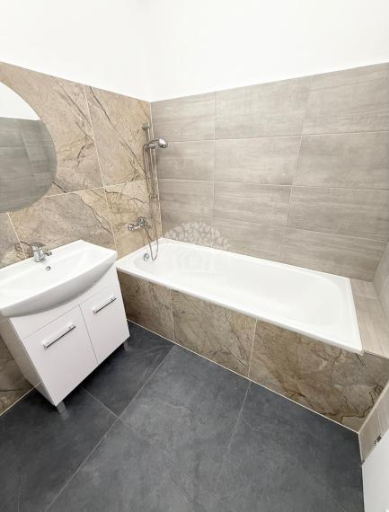 Predáme 3 izbový,priestranný a komplet zrekonštruovaný byt Brezno