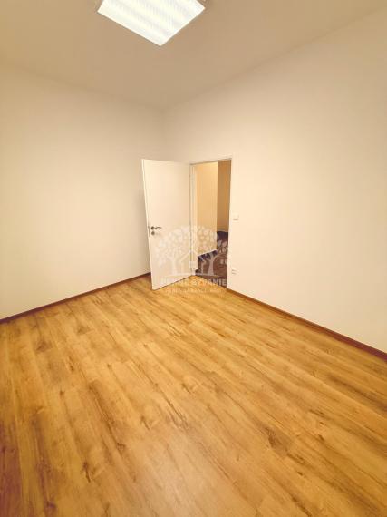 Predáme 3 izbový,priestranný a komplet zrekonštruovaný byt Brezno