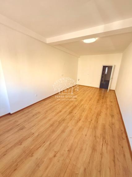 Predáme 3 izbový,priestranný a komplet zrekonštruovaný byt Brezno