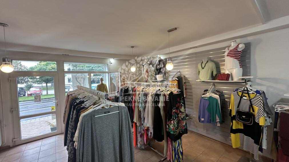 Ponúkame prenájom obchodných priestorov v centre Brezna