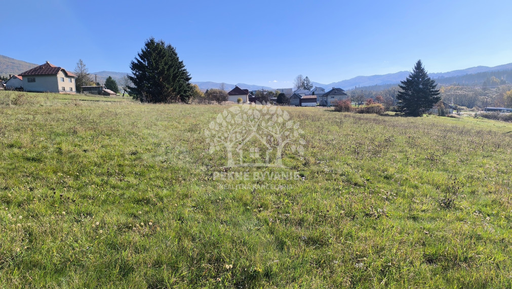 LUKRATÍVNE SLNEČNÉ POZEMKY S PRÍPOJKOU ELEKTRINY A VODY V NAJVYHĽADÁVANEJŠEJ LOKALITE BREZNO - ROHOZNÁ